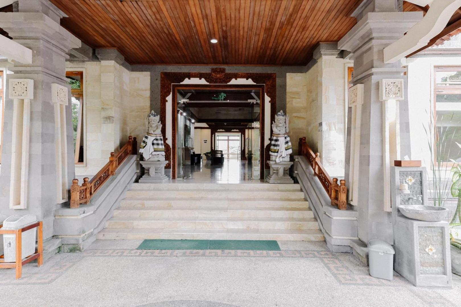 Hotel Langon Bali 4*